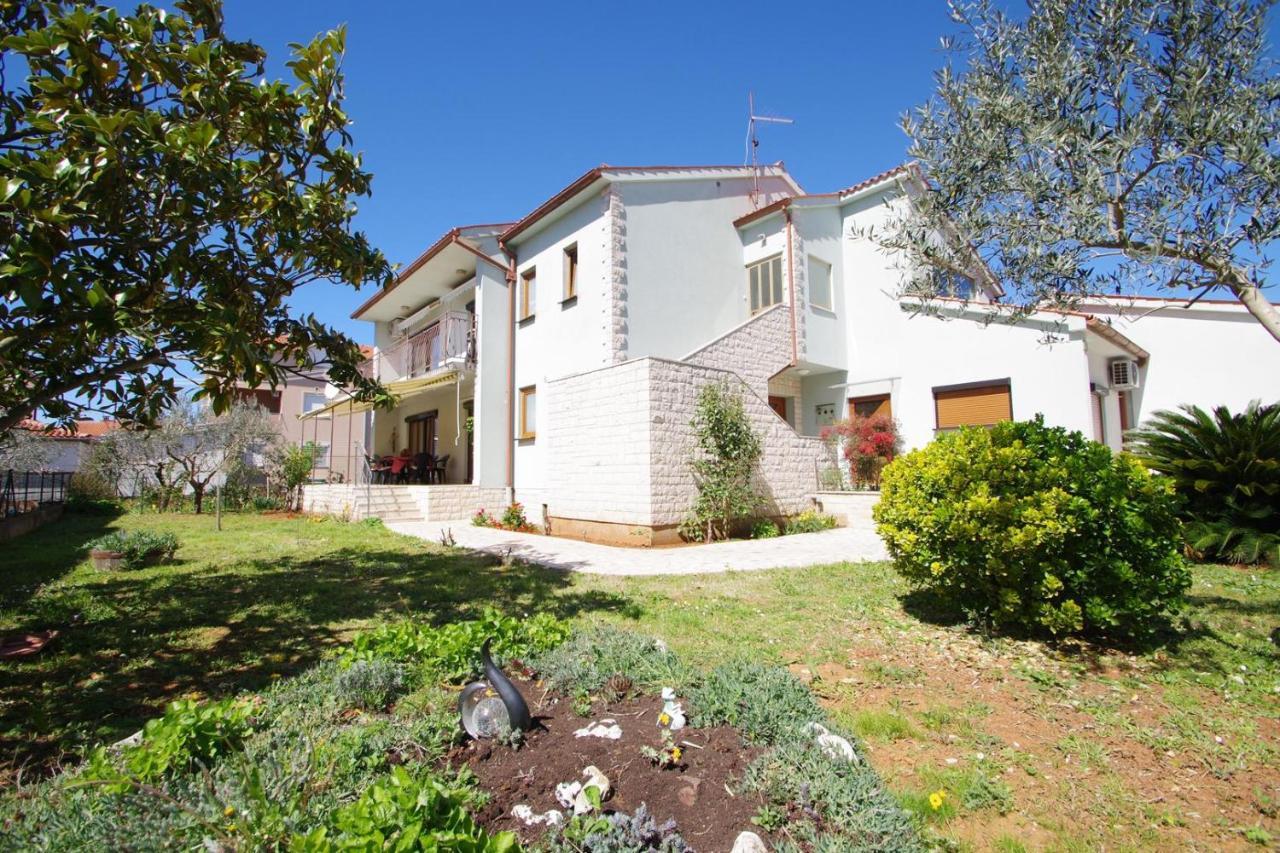 Apartment Ana Pola Esterno foto