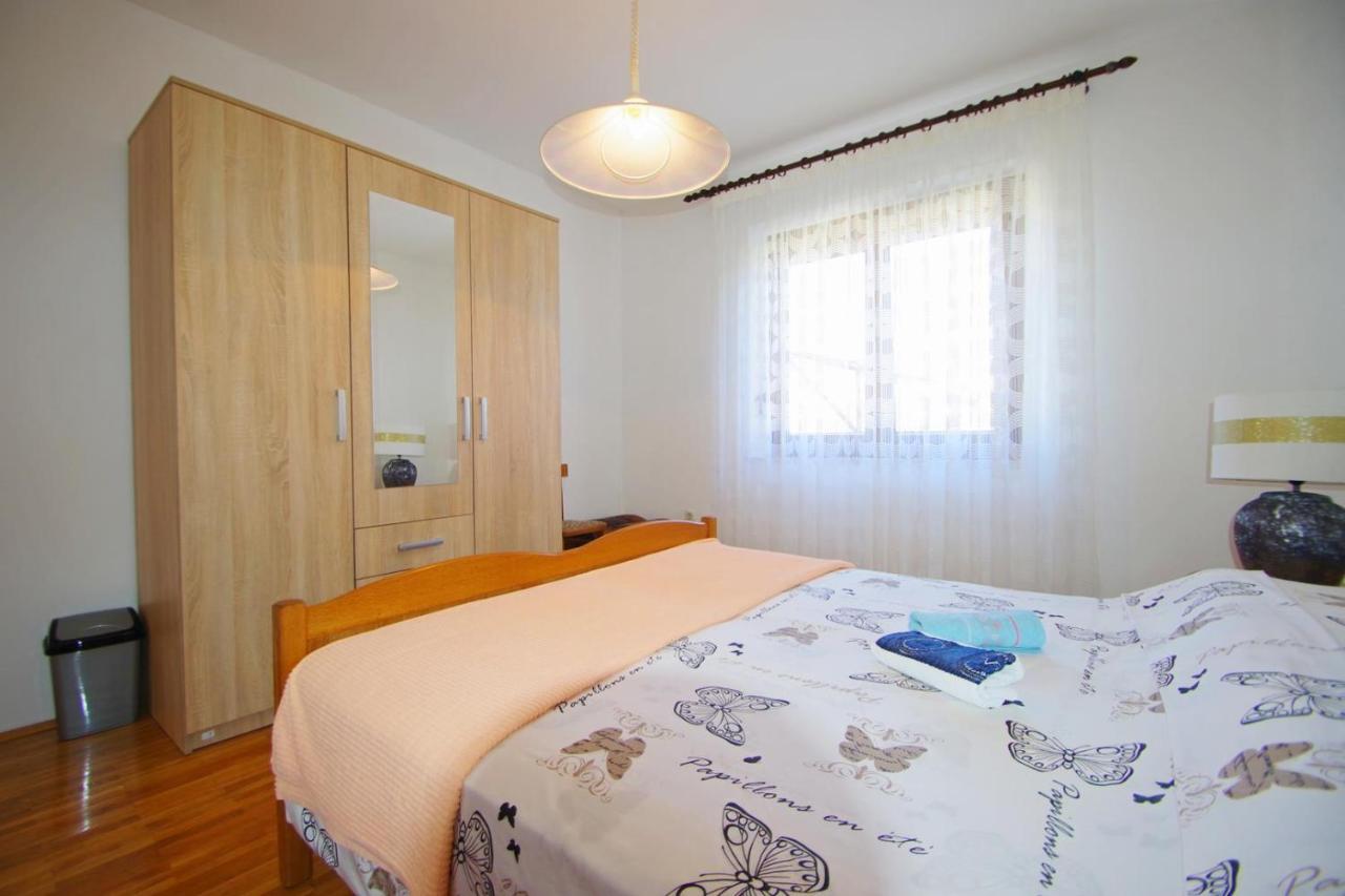 Apartment Ana Pola Esterno foto