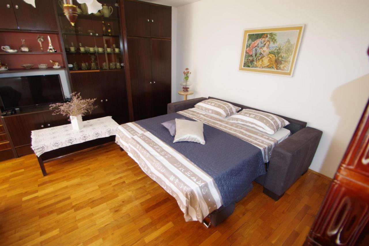 Apartment Ana Pola Esterno foto