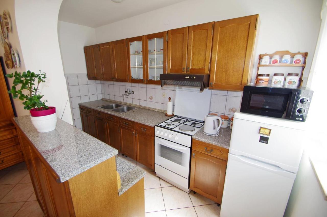 Apartment Ana Pola Esterno foto
